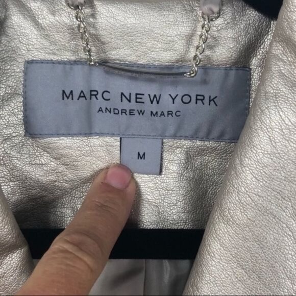 Marc New York Gold Faux Leather Short Jacket Full Zip Stylish & Chic Size Medium - Picture 5 of 7